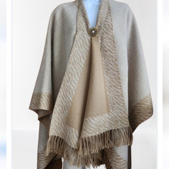 29 Palms Poncho Open Front - Picture 5 of 10